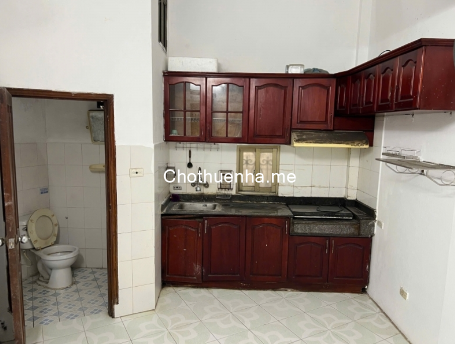 Cho thuê nhà nguyên căn ngõ 128C Đại La, 40m2x3 tầng, 03 ngủ ở gia đình, nhóm chỉ 9tr5