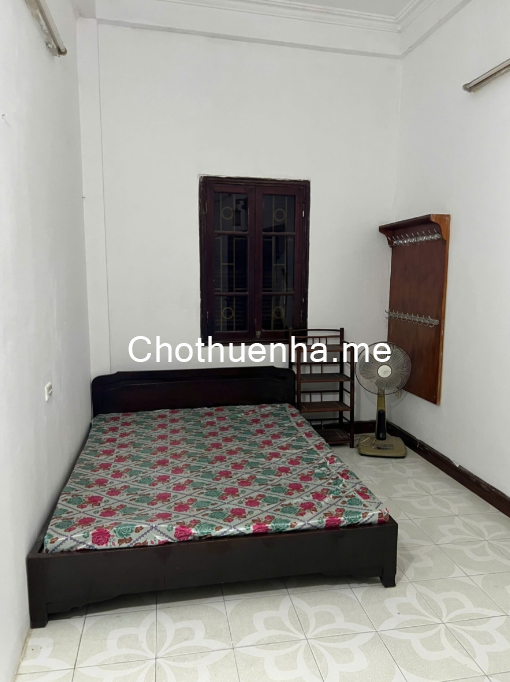 Cho thuê nhà nguyên căn ngõ 128C Đại La, 40m2x3 tầng, 03 ngủ ở gia đình, nhóm chỉ 9tr5