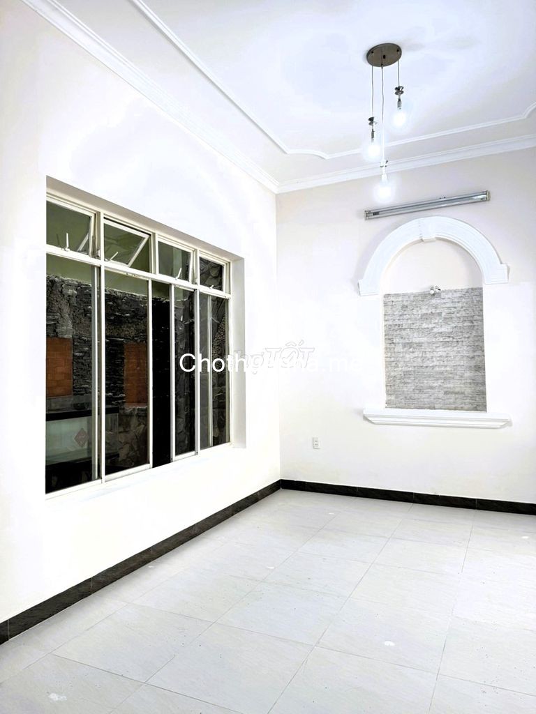 Cho thuê nhà biệt thự phố 2 tầng, 120m2, phù hợp làm văn phòng