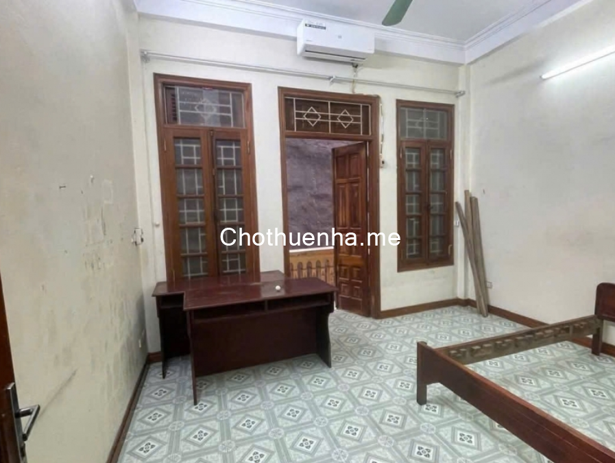 Cho thuê nhà nguyên căn ngõ 201 Trường Chinh, 45m2 x 3 tầng, 2ngủ, 2wc, 8 Triệu