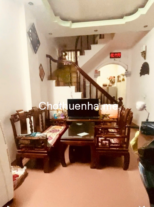 Cho thuê nhà ngõ 3 Phố Lĩnh Nam, 44m2 x 3.5 tầng, 4 ngủ, 3 WC, 11 Triệu