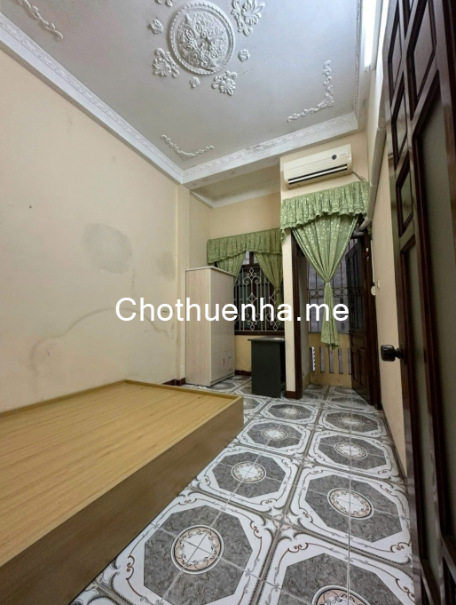 Cho thuê nhà nguyên căn ở ngõ 318 La Thành, 35m, 4 tầng 5pn, 3 wc, Giá 12 triệu
