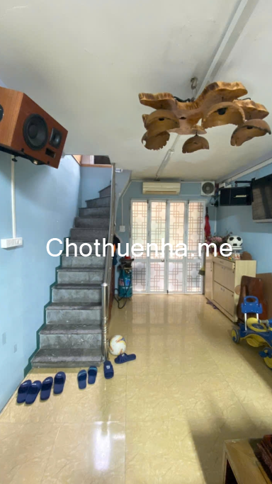 Cho thuê nhà Phố Trương Định, 3 tầng x 30m2, 2 ngủ, 3 WC, 8 Triệu ở hộ gia đình