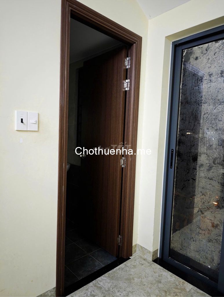 Cho thuê nhà góc hai mặt tiền Hoàng Diệu 2, Linh Chiểu, kinh doanh tốt