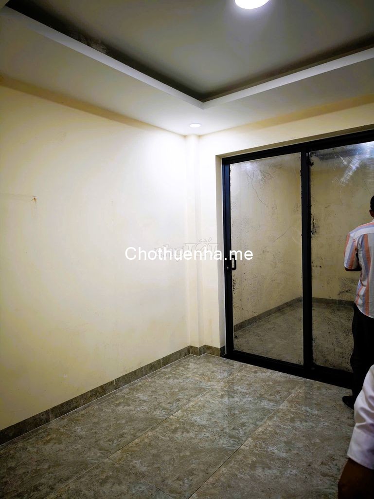 Cho thuê nhà góc hai mặt tiền Hoàng Diệu 2, Linh Chiểu, kinh doanh tốt