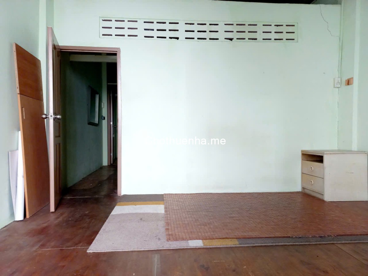 [Quận Phú Nhuận, Tp.HCM] Cho thuê nhà cấp 4 3PN 1WC hẻm xe hơi