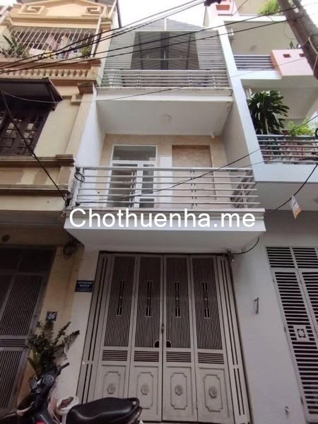 Cho thuê nhà ngõ 2 Đại Từ, 3 tầng x 42m2, 3 ngủ, 8tr5 ở gia đình, nhóm