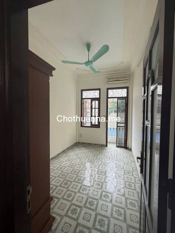 Nhà nguyên căn ngõ phố Nguyễn Đức Cảnh, 8tr/tháng. 4 tầng, 22m²/tầng, 2 ngủ, 3 VS.
