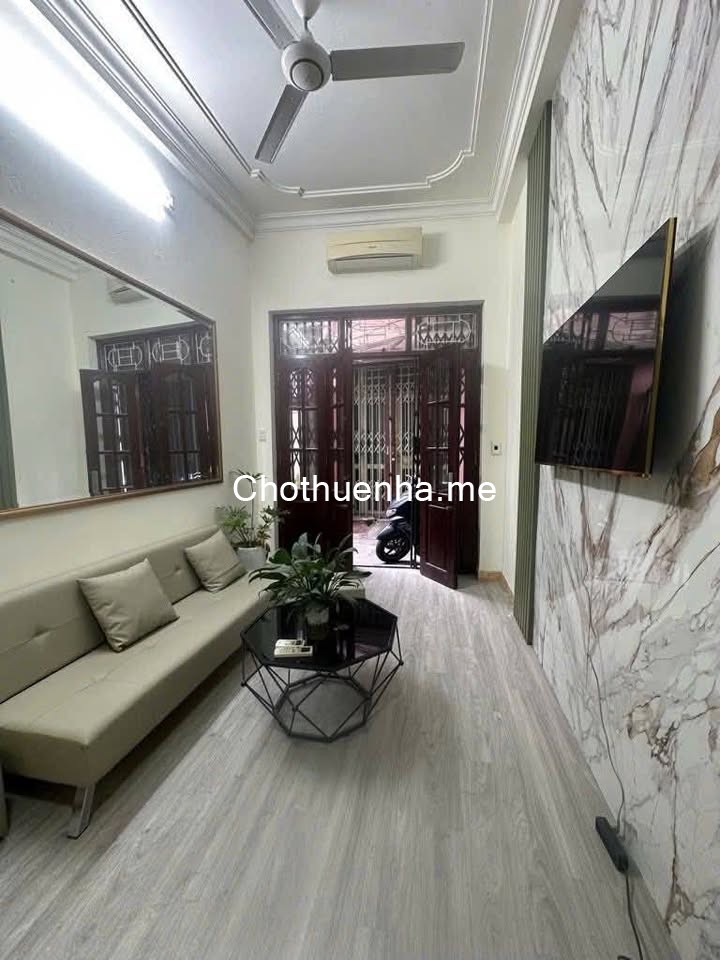 Nhà nguyên căn ngõ phố Nguyễn Đức Cảnh, 8tr/tháng. 4 tầng, 22m²/tầng, 2 ngủ, 3 VS.