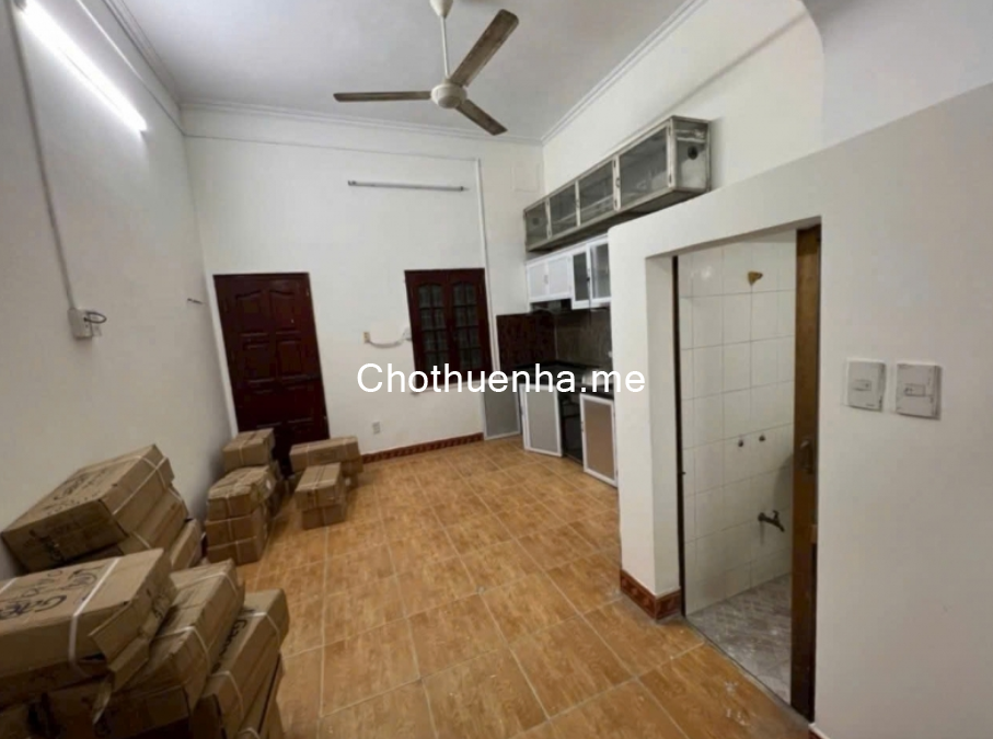 Cho thuê nhà ngõ 179 Minh Khai 50m2*2 tầng, 2 ngủ, 2 vệ sinh, 8.5 triệu/tháng