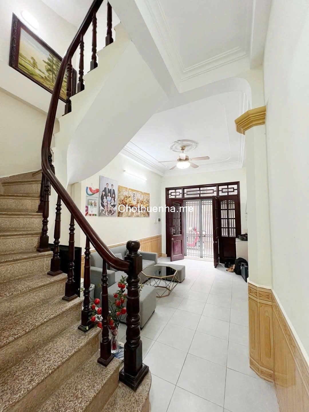 Cho thuê nhà nguyên căn ngõ 342 Khương Đình, 4 tầng x 40m2, 4 ngủ, 12 Triệu KDonl, ở...