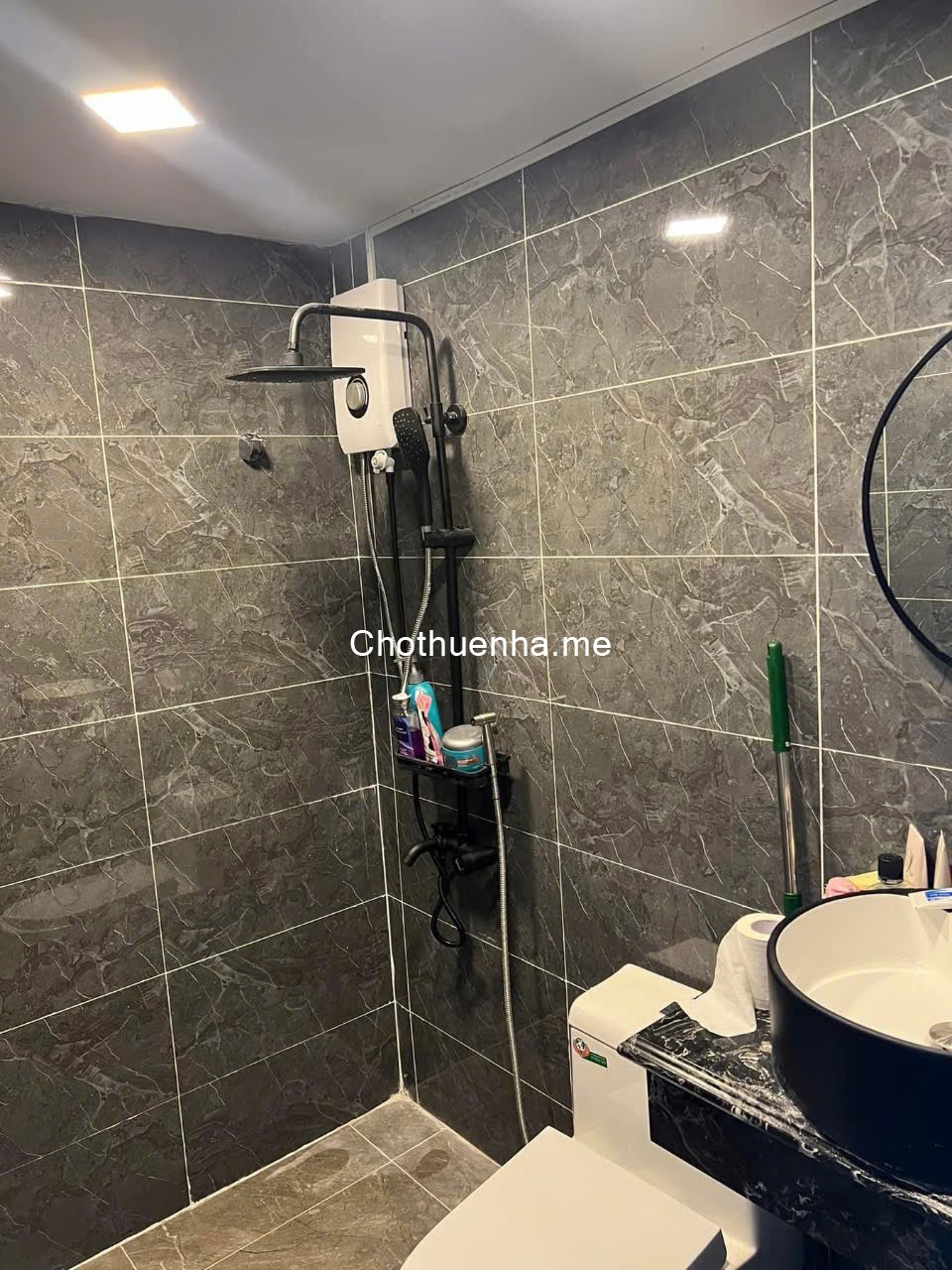 Cho thuê nhà nguyên căn Q7 – Gần trung tâm. 1 trệt, 1 lầu – 2 phòng ngủ, 2 WC