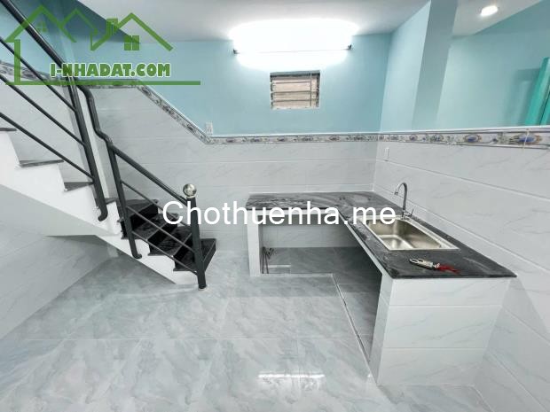 Cho thuê NNC góc 2 MT đường Phạm Thế Hiển P5 Q8. Giá 8tr