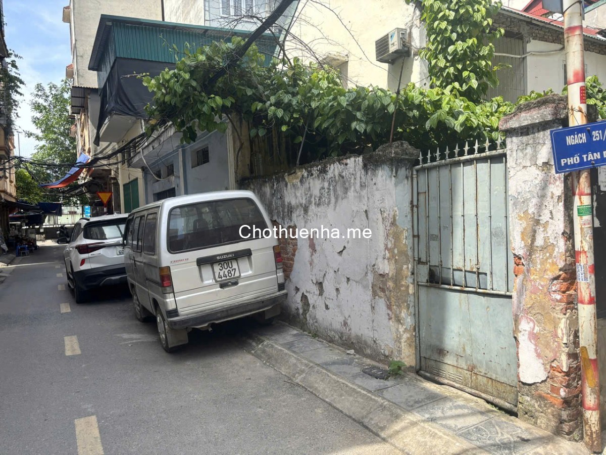 Cho thuê nhà mặt đường to, diện tích 120m2, 11 triệu/tháng.