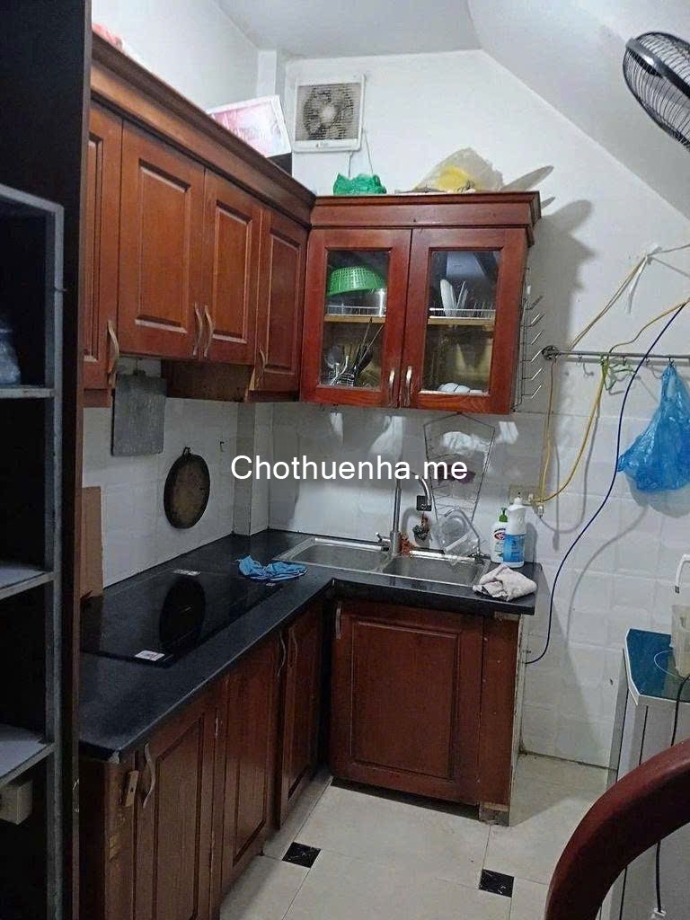 Cho thuê nhà Phố Lĩnh Nam, 5 tầng x 32m2, 3 ngủ, 4 WC, 11 Triệu Full đồ