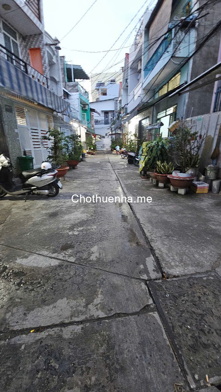 Cho thuê nhà cách chợ Bình Trị Đông 200m