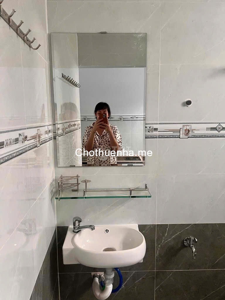 Cho thuê nhà nguyên căn mới xây – Hẻm đường số 10, trung tâm Q7