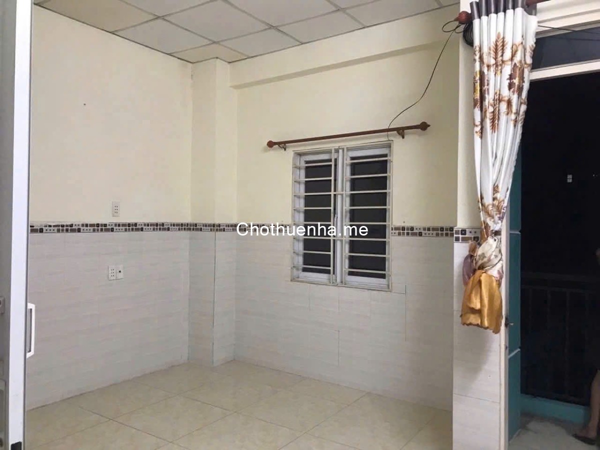 Cho thuê nhà hẻm Bùi Văn Ba, Quận 7, 1 trệt 2 lầu. 2PN 2WC