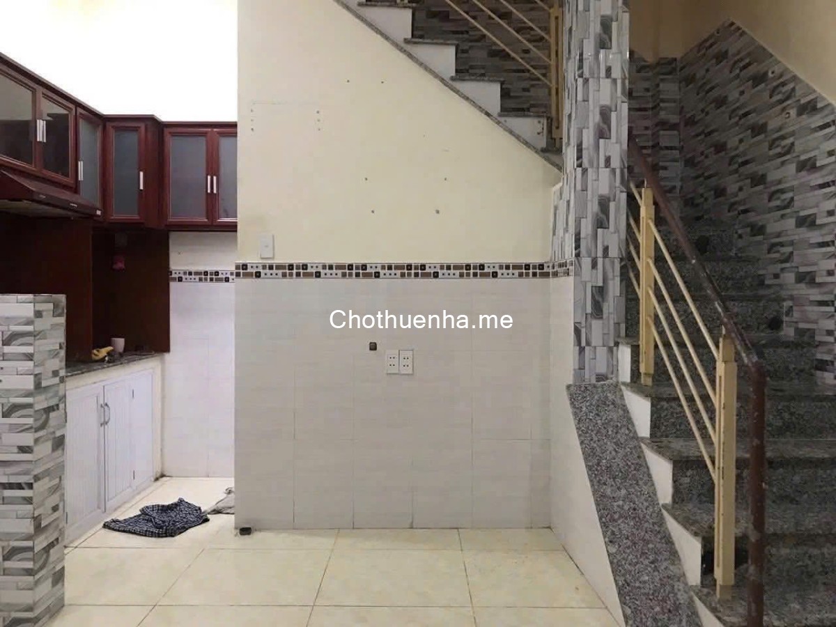 Cho thuê nhà hẻm Bùi Văn Ba, Quận 7, 1 trệt 2 lầu. 2PN 2WC