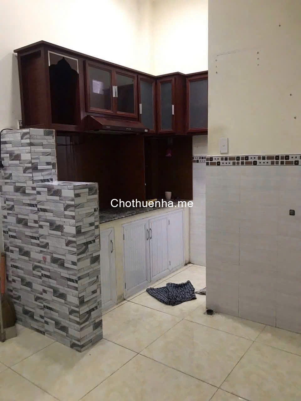 Cho thuê nhà hẻm Bùi Văn Ba, Quận 7, 1 trệt 2 lầu. 2PN 2WC