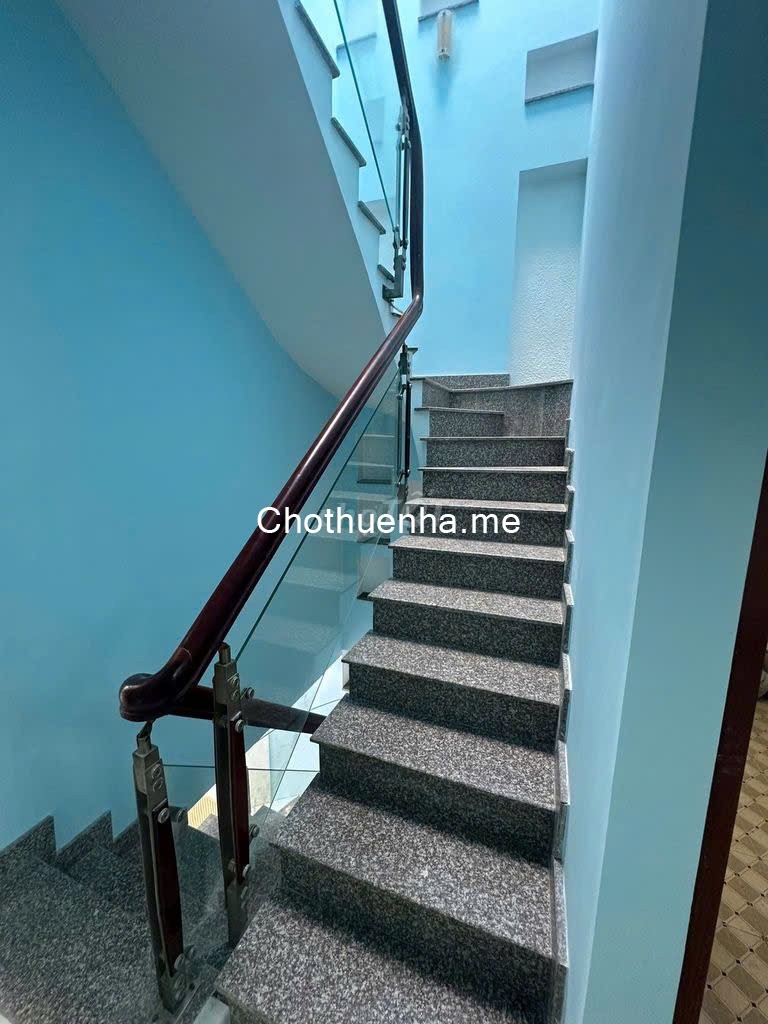Cho thuê nhà nguyên căn hẻm 1 xẹt Huỳnh Tấn Phát, phường Phú Thuận, Quận 7
