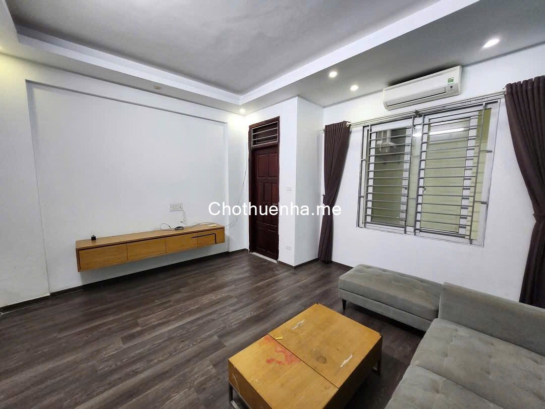 Cho thuê nhà ngõ ô tô 218 Hoàng Mai, 5 tầng x 30m2, 3 ngủ, 12 Triệu Full đồ