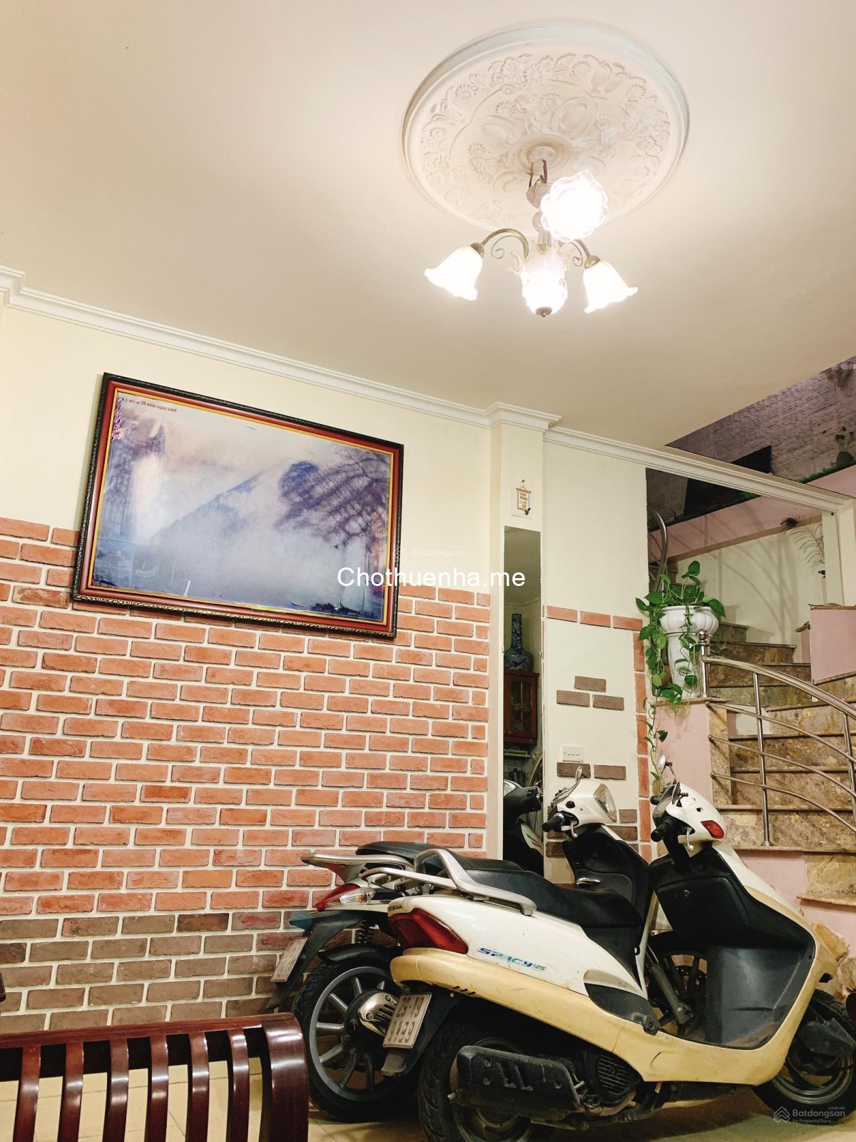 Chính chủ cho thuê nhà tại cuối phố Ngô Tất Tố, phường Văn Miếu Quốc Tử Giám, quận Đống Đa, Hà Nội.