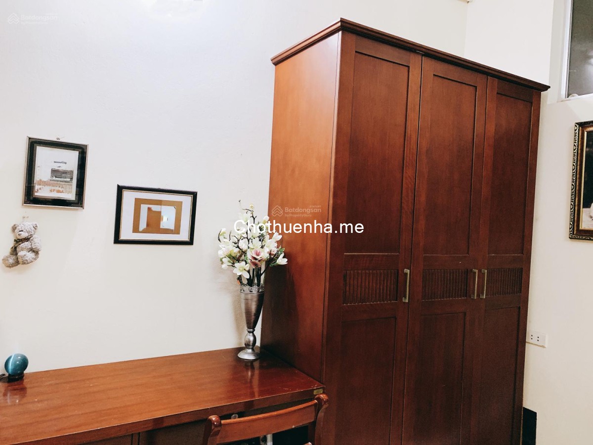 Chính chủ cho thuê nhà tại cuối phố Ngô Tất Tố, phường Văn Miếu Quốc Tử Giám, quận Đống Đa, Hà Nội.