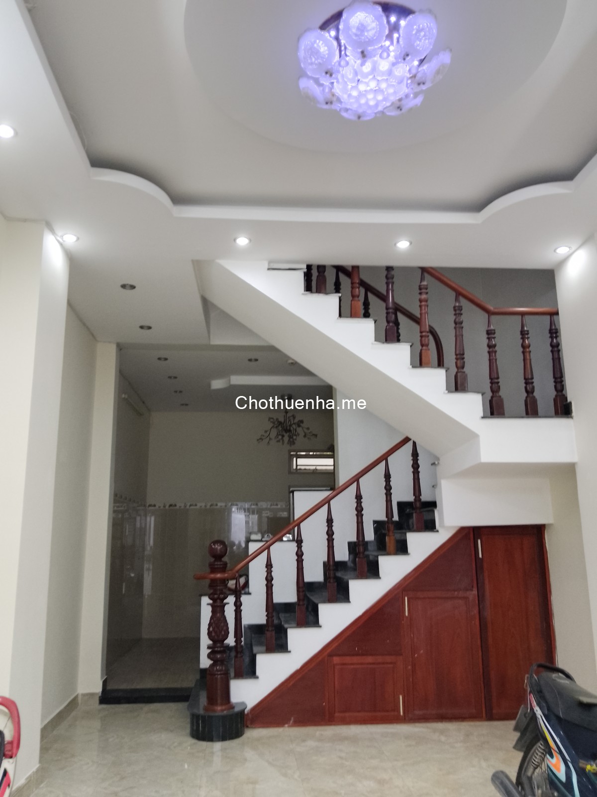 Cho thuê nhà nguyên căn 3 tầng + 4 phòng ngủ, hẻm xe hơi đường Nguyễn Tuyển