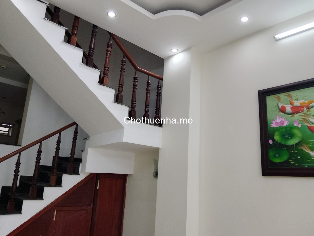 Cho thuê nhà nguyên căn 3 tầng + 4 phòng ngủ, hẻm xe hơi đường Nguyễn Tuyển
