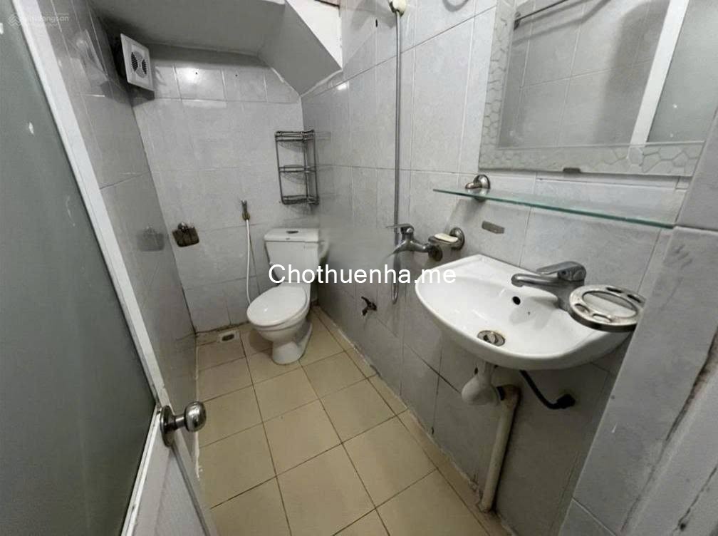 Cho thuê nhà Nguyễn Trãi, 43m2 x 3.5 tầng, 2 ngủ, 8 Triệu KD, kho, ở gđ, nhóm đi làm
