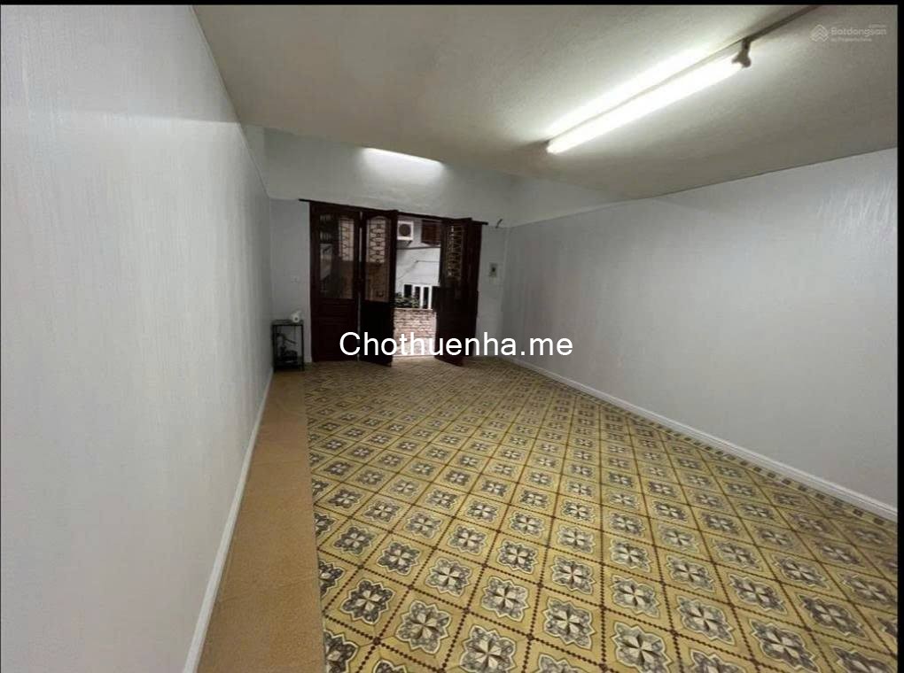 Cho thuê nhà Nguyễn Trãi, 43m2 x 3.5 tầng, 2 ngủ, 8 Triệu KD, kho, ở gđ, nhóm đi làm