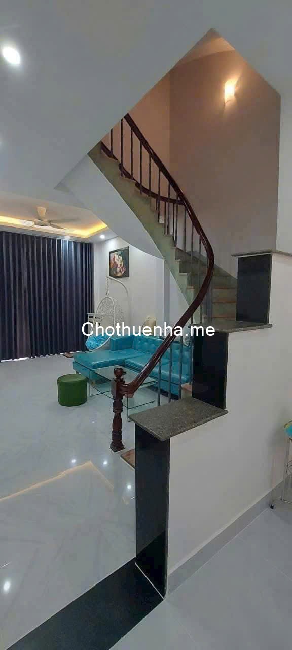 Cho thuê nguyên căn biệt thự sân vườn Huỳnh Tấn Phát - Quận 7