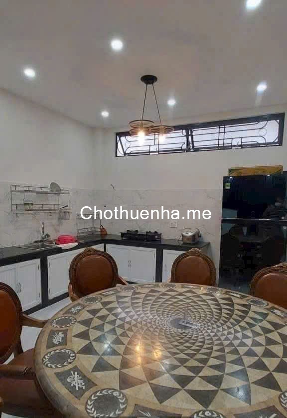 Cho thuê nguyên căn biệt thự sân vườn Huỳnh Tấn Phát - Quận 7