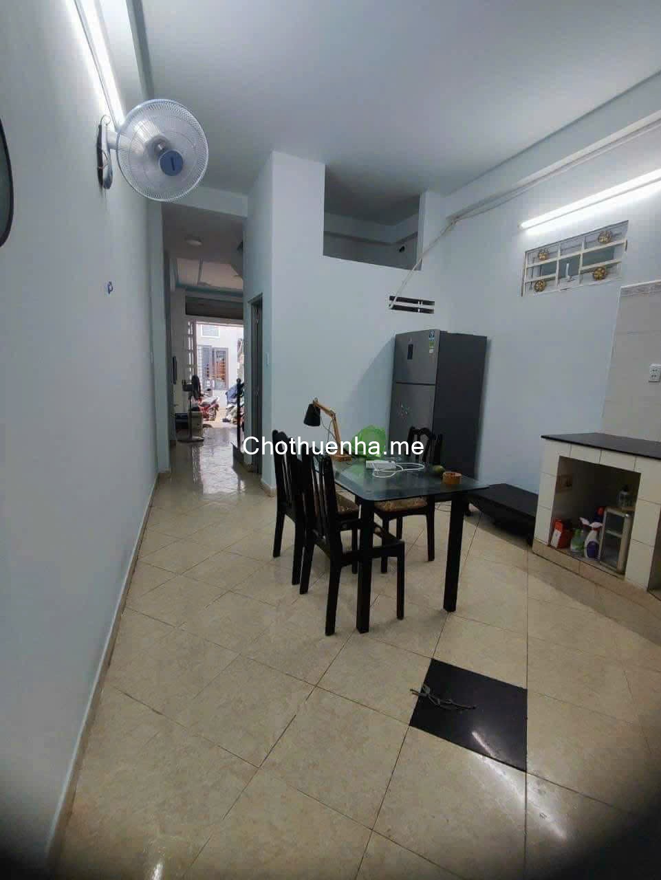 Cho thuê nhà nguyên căn có nội thất ở Nguyễn Thị Thập, 1 trệt, 2 lầu, chỉ 12 triệu