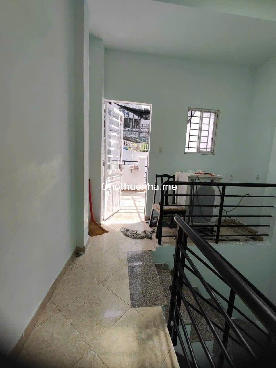 Cho thuê nhà nguyên căn có nội thất ở Nguyễn Thị Thập, 1 trệt, 2 lầu, chỉ 12 triệu