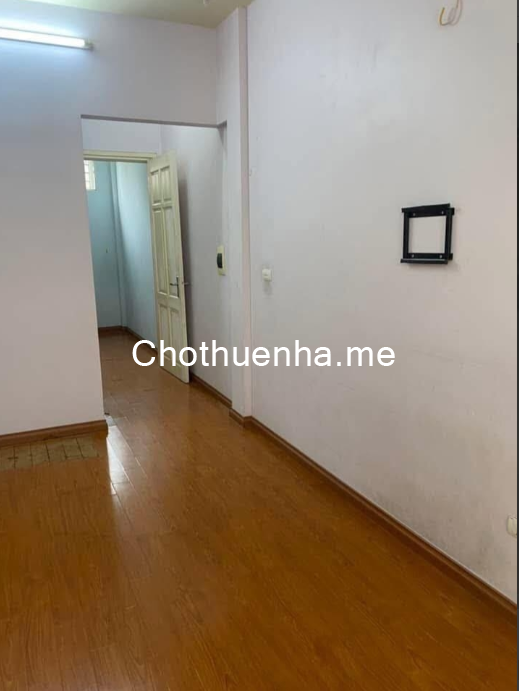 Cho thuê nhà ngõ 3 Hoàng Quốc Việt, 5 tầng x 40m2, 5 ngủ, 4 vệ sinh, 15 Triệu