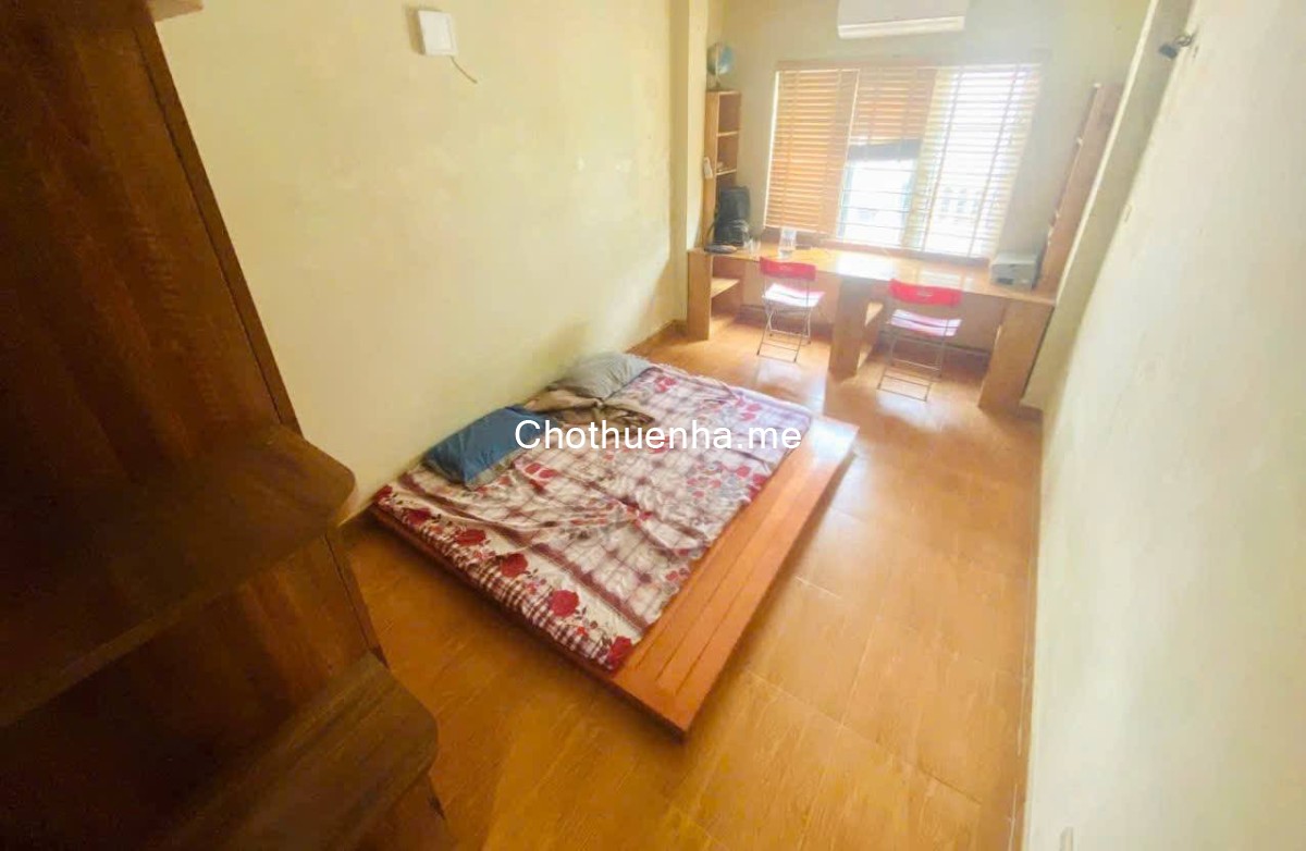 Cho thuê nhà ngõ 147 Tân Mai, 4 tầng x 33m2, 3 ngủ, full đồ vào ngay