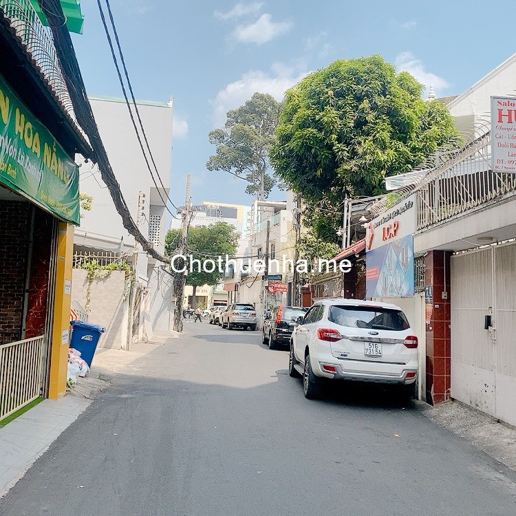 Chính chủ cho thuê nhà MTKD sát bên nhà ga sân bay TSN, Tân Bình, DTSD: 400m2, DTĐ: 12x12