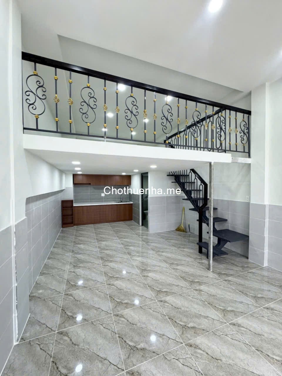 Cho thuê mặt bằng kinh doanh 1 trệt lửng Lê Văn Lương Quận 7