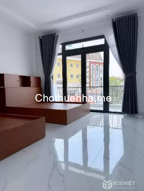 Cho thuê villa cao cấp 6 phòng ngủ, Huỳnh Thúc Kháng, Phường 4