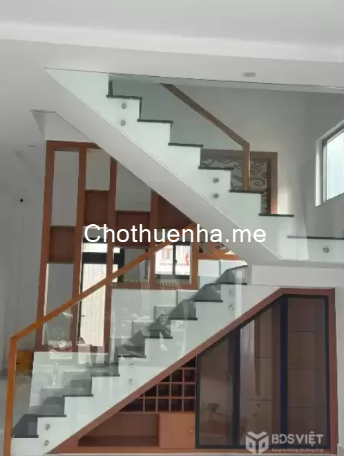 Cho thuê villa cao cấp 6 phòng ngủ, Huỳnh Thúc Kháng, Phường 4