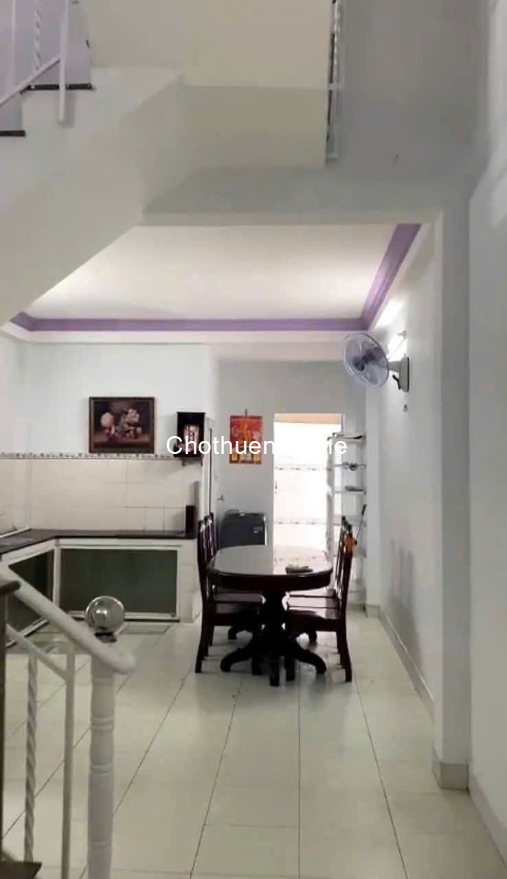 Cho thuê nhà 4x20m – Hẻm xe hơi, 2PN – Có nội thất – 13 triệu – Đường Lý Phục Man – 1 lầu