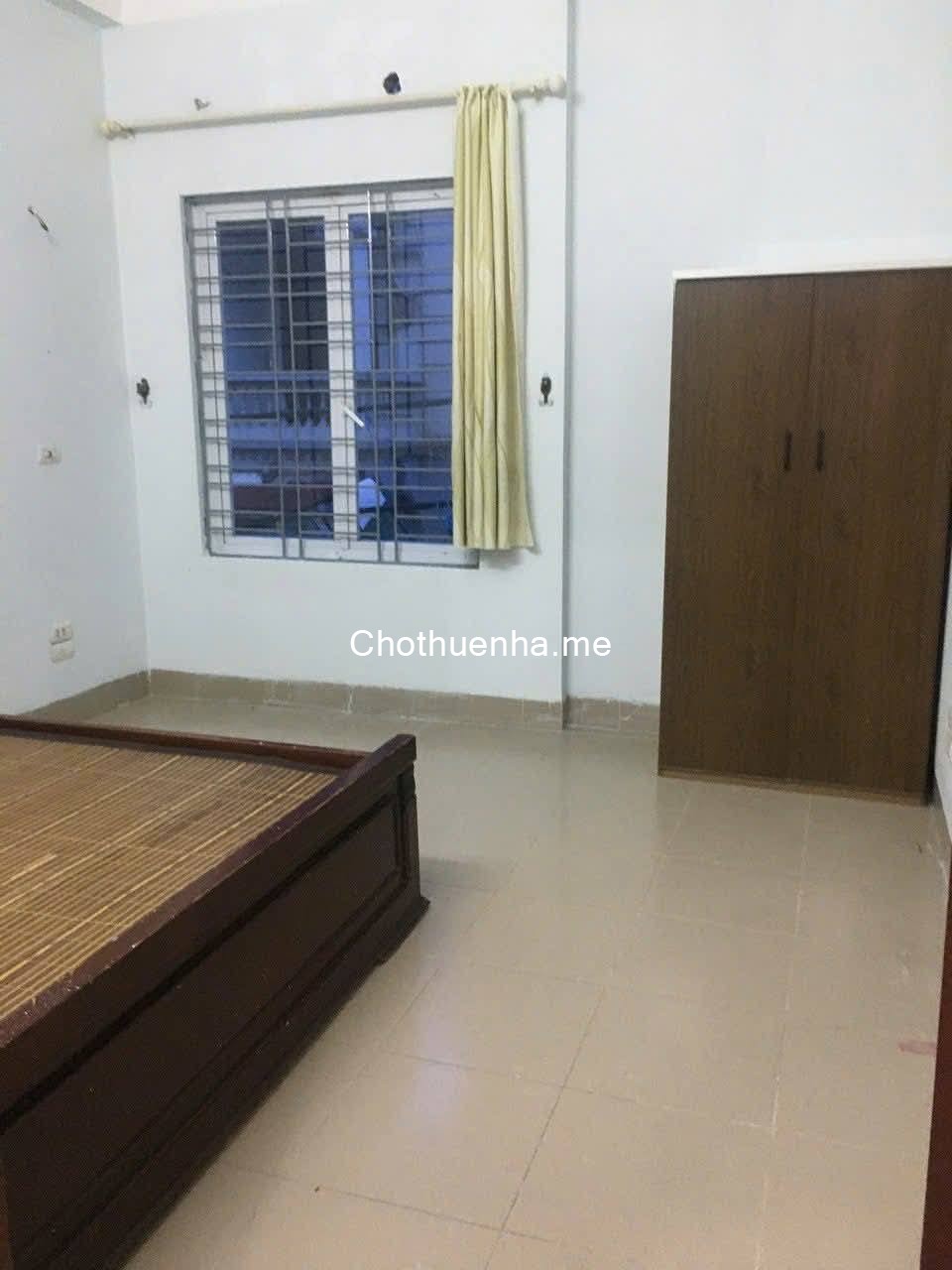 Cho thuê nhà ngõ Kim Giang, 4 tầng x 42m2m 4 ngủ, 3 WC, 12 Triệu