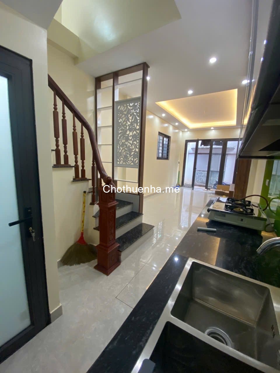 Cho thuê nhà Khuyến Lương, Hoàng Mai, 5 tầng, 35m2, 4 ngủ vào ngay