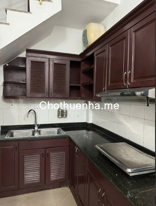 Cho thuê nhà nguyên căn Nguyễn Đình Chiểu Hai Bà Trưng 30m2x4 tầng,2 ngủ khép kín.