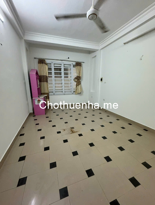 Cho thuê nhà nguyên căn Nguyễn Đình Chiểu Hai Bà Trưng 30m2x4 tầng,2 ngủ khép kín.