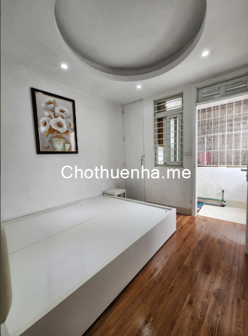 Cho thuê nhà Vương Thừa Vũ 35m2, 1 ngủ, 1 khách, 1 vệ sinh, 5 triệu