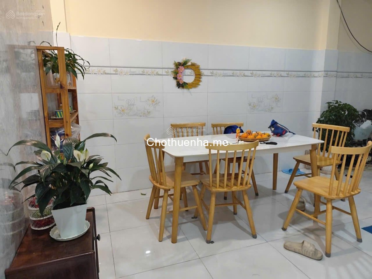 Gấp - Chính chủ, cho thuê mặt tiền 97 Phong phú P11 Q8 (giáp Q5), 70m2 x 2 tầng, 17 tr/tháng