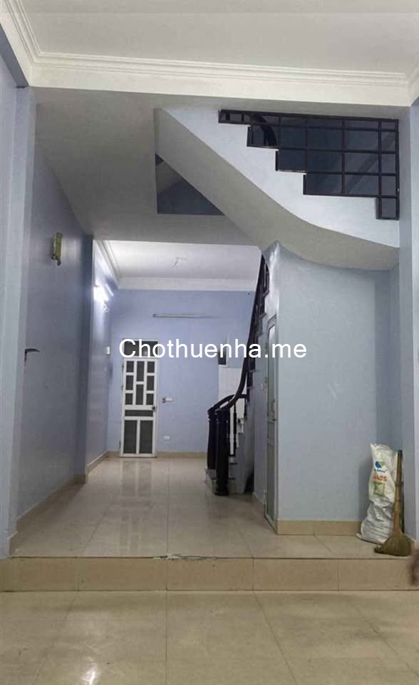 Cho thuê nhà Phố 8 3 gần ô tô, 48m2 x 4 tầng, 6 ngủ, 17 triệu VP, lớp học, KD on...